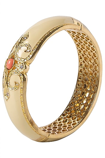 Off White and Pink Vintage Detailed Bangle