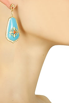 Gold plated Chantilly vintage earrings