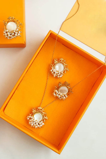 Glowing White Jewellery Set Gift Box 