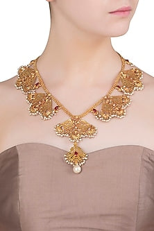Gold Finish Red Stone and Pearls Textured Motif Necklace
