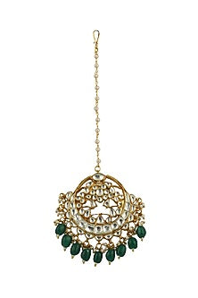 Gold Finish Maang Tikka With Emerald Beads