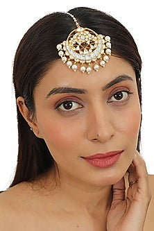 Gold Finish Maang Tikka With Beads