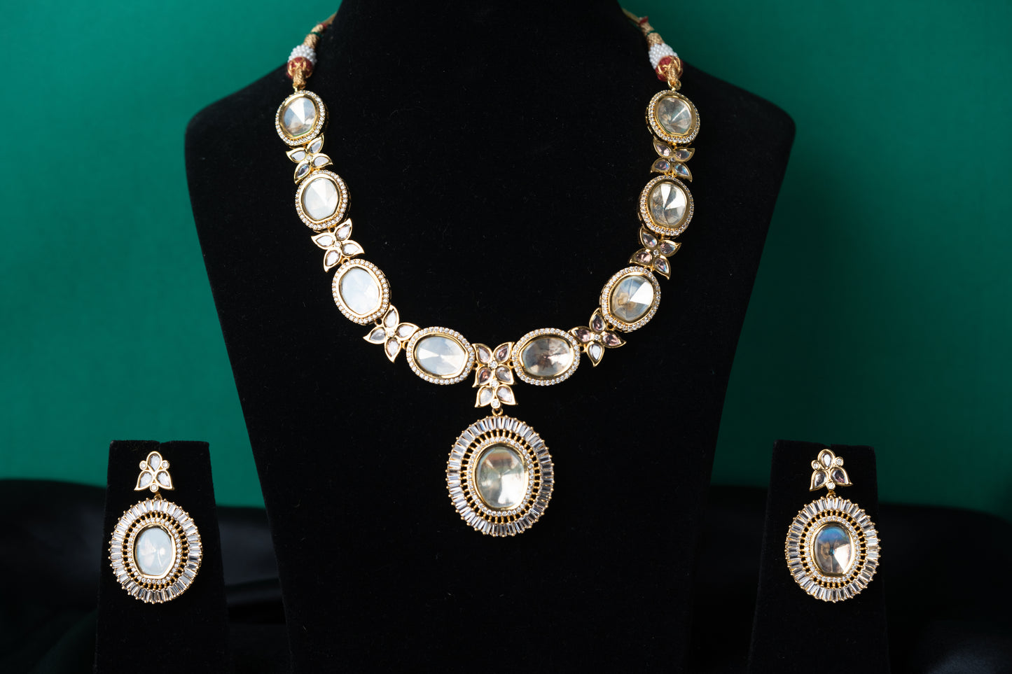 Aanya  Kundan Necklace Set