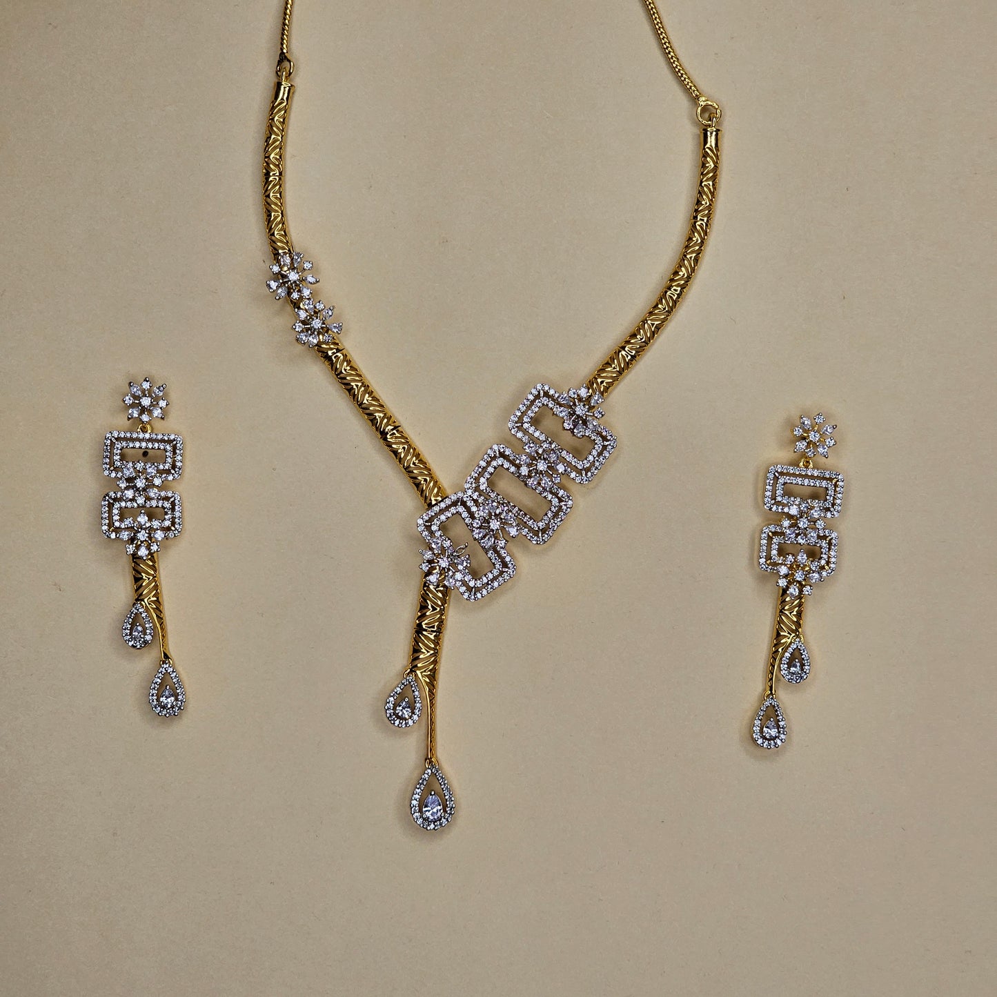 MAHVEEN  necklace SET