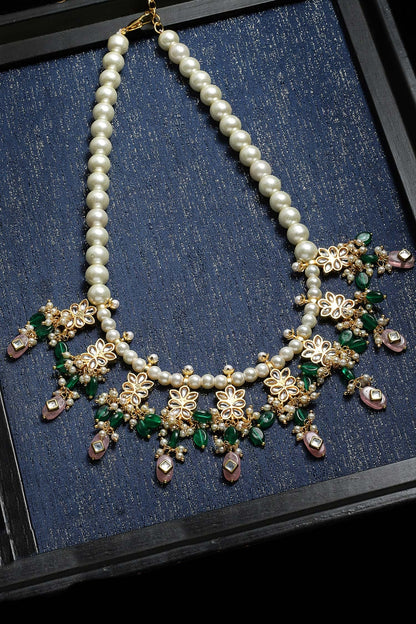 Floral Carved Necklace 