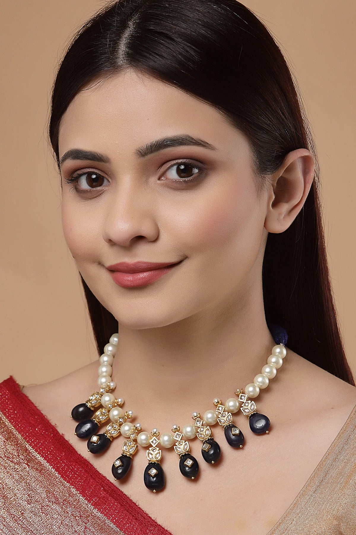 Pearl Embellished Necklace 