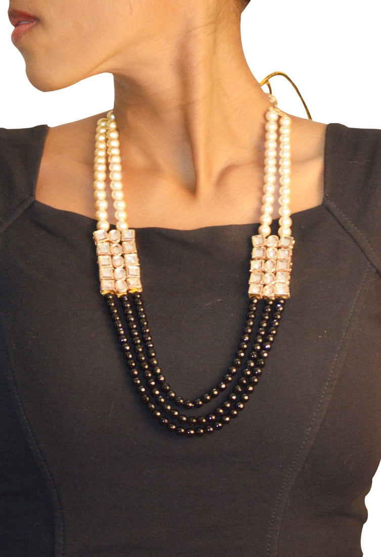 Black bead necklace with kundan & pearl 