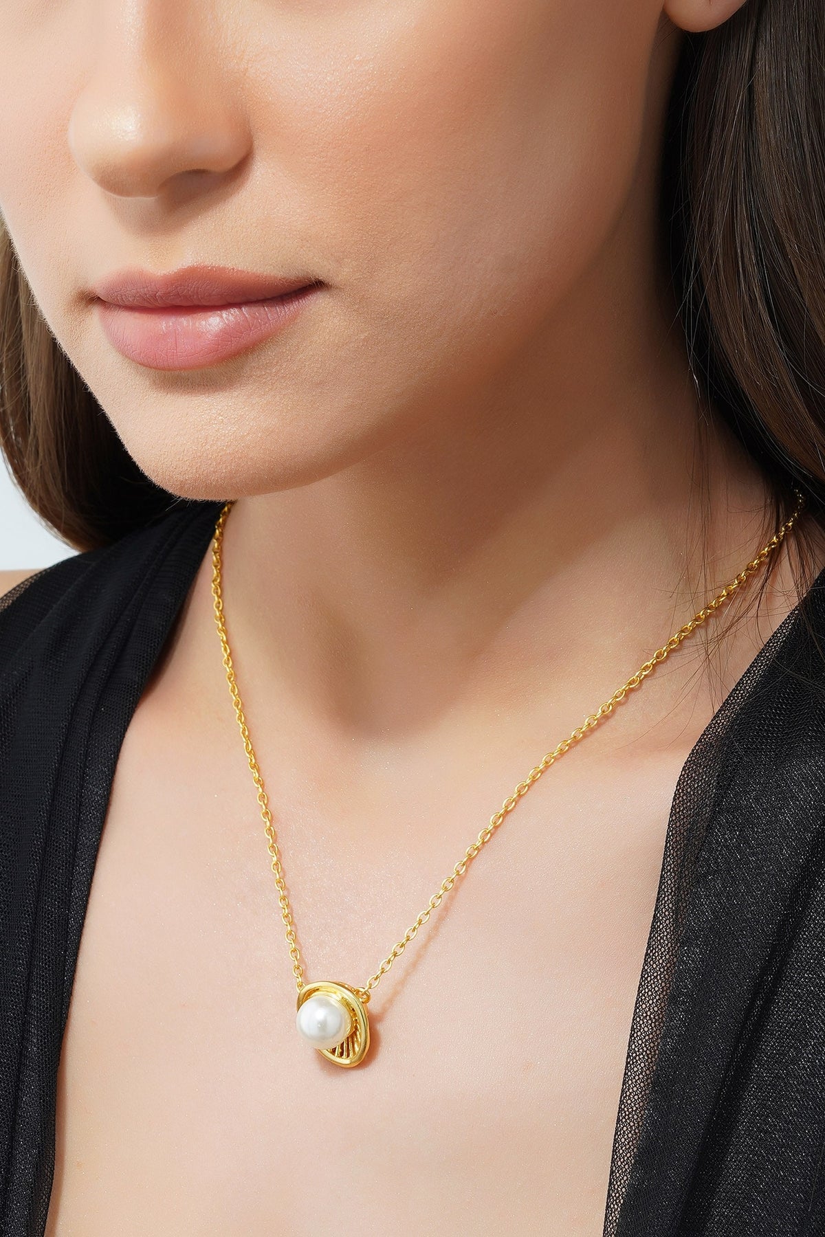 Pearl Pendant Necklace 