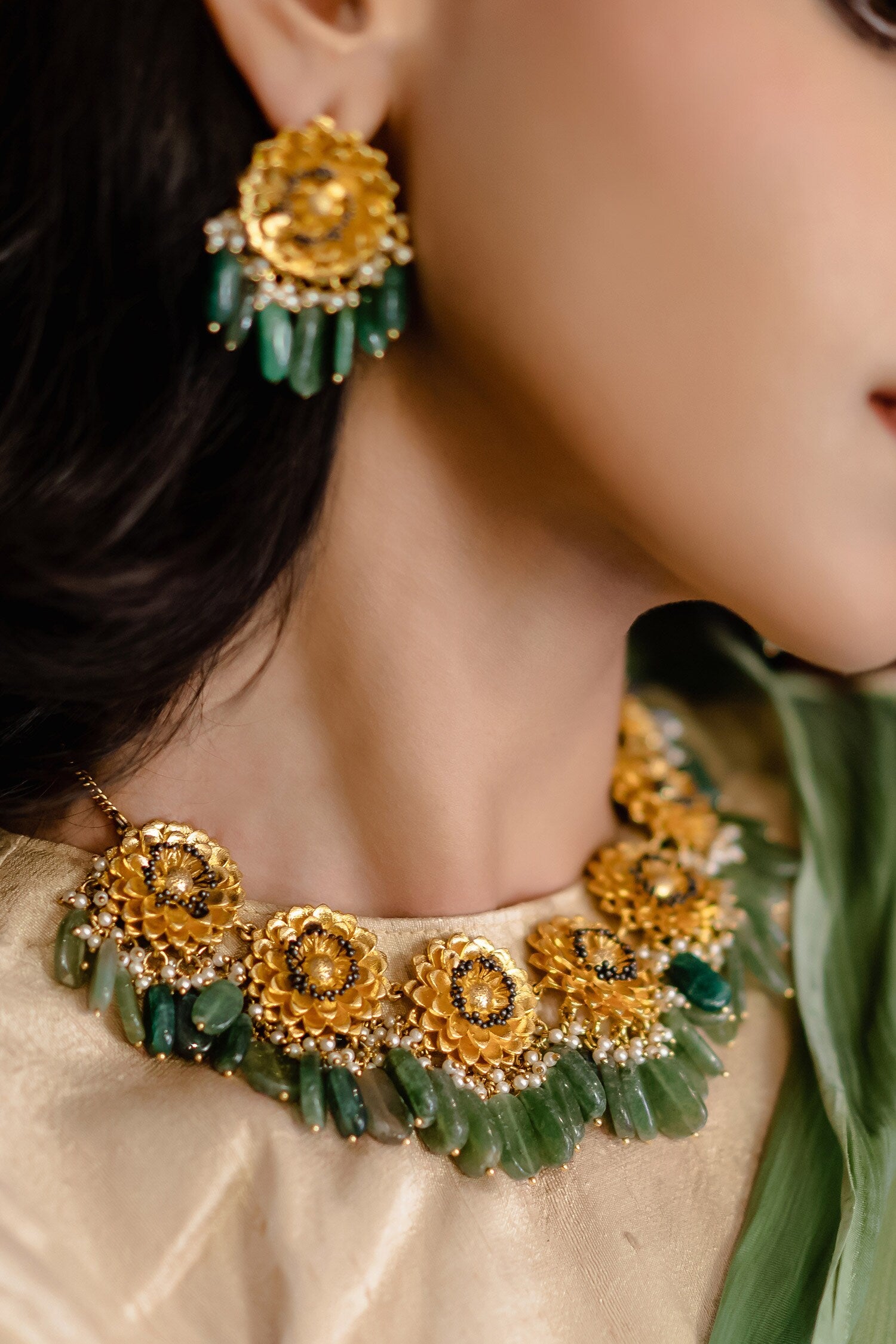 Stone Drop Floral Necklace 
