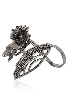 Black Finish Floral Motif Ring