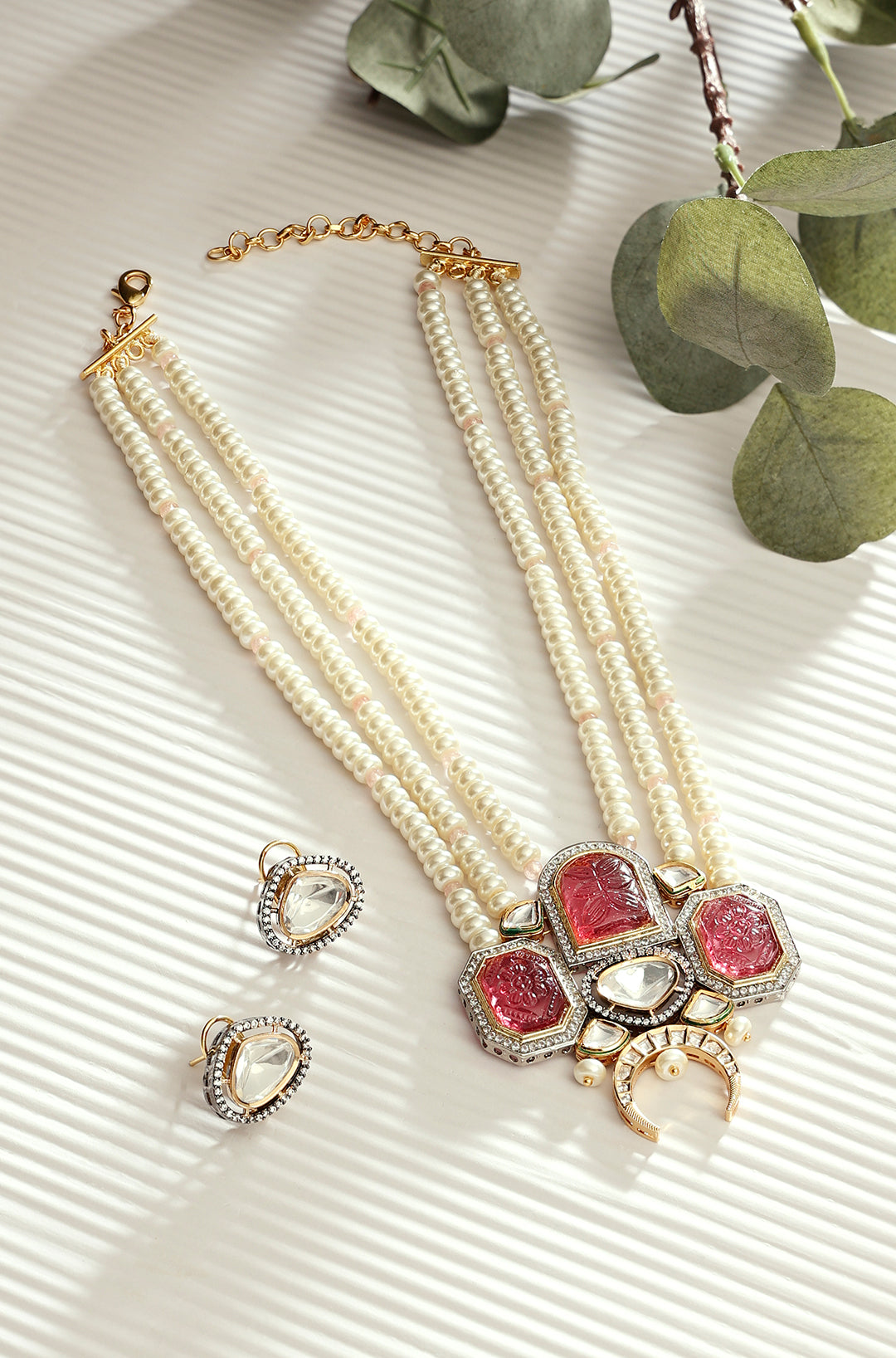 Carved Red Onyx With Royal Pearl Necklace Set