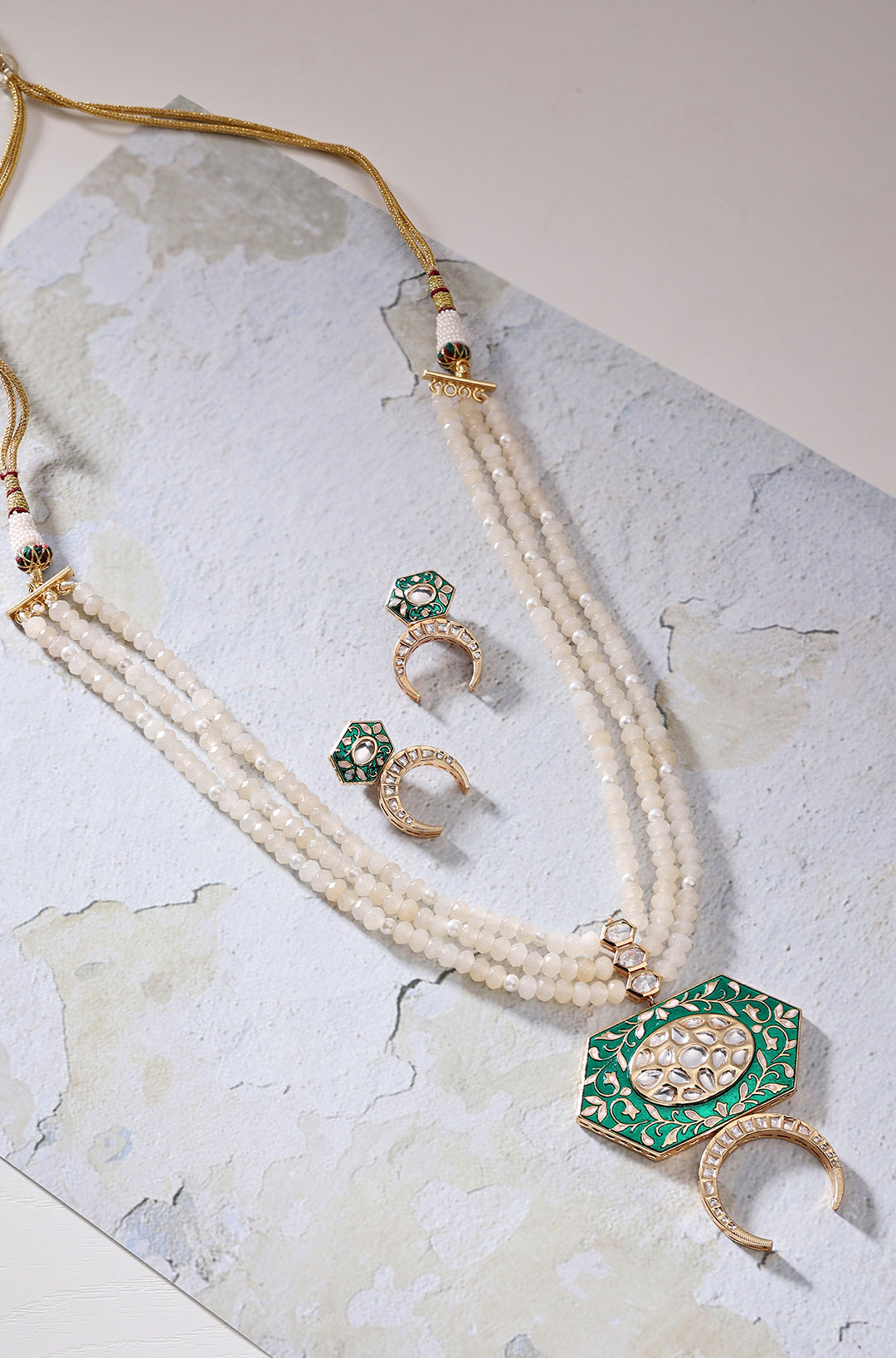 Beaded Necklace Set With Classic Green Enamalling