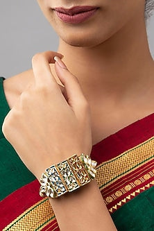Gold Finish Silk Thread Bracelet