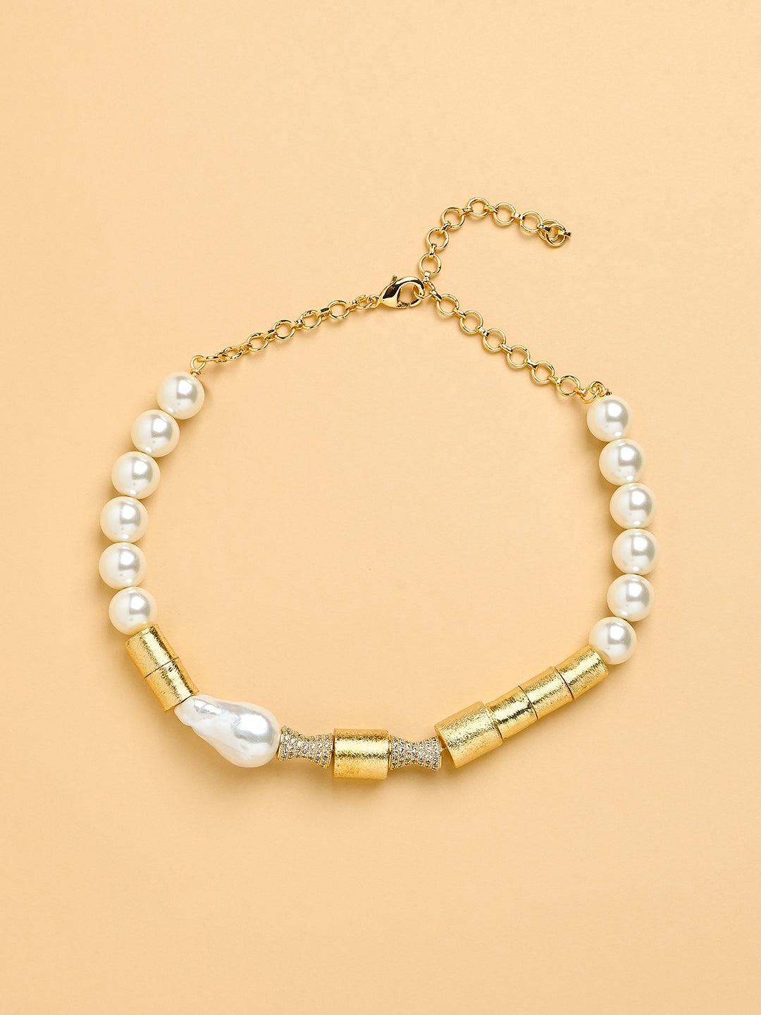 White Pearl Line Choker