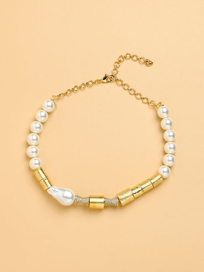 White Pearl Line Choker