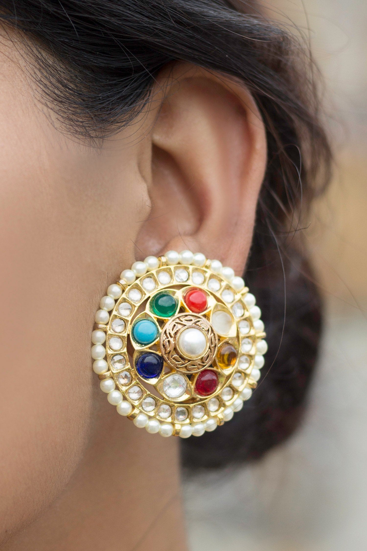 Circular Stone Stud Earrings 