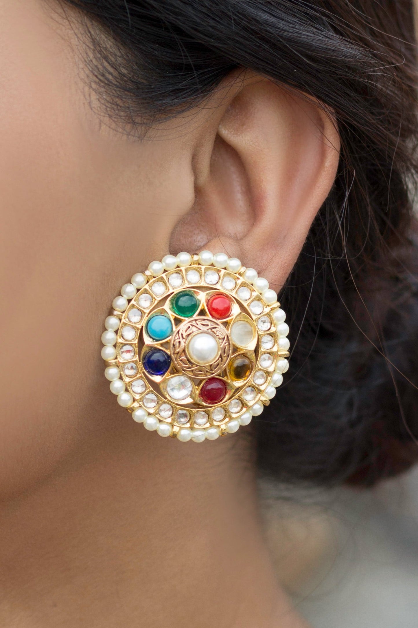 Circular Stone Stud Earrings 