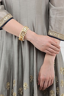 Gold Finish Kundan Bracelet