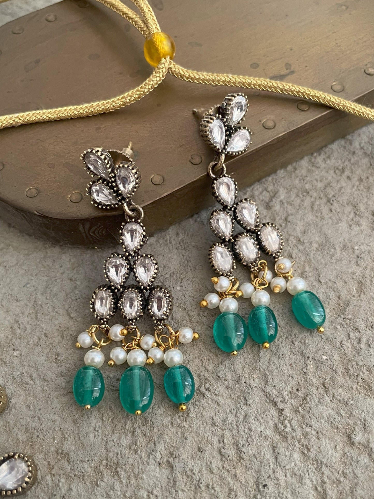 Antique Classic Emerald Polki Necklace Sets