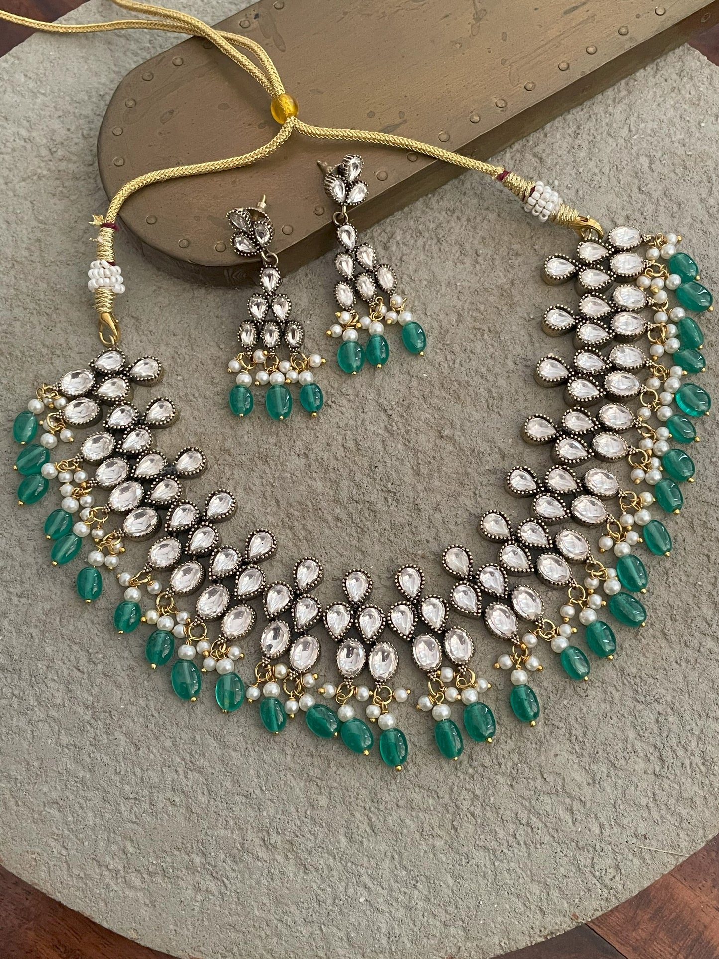 Antique Classic Emerald Polki Necklace Sets