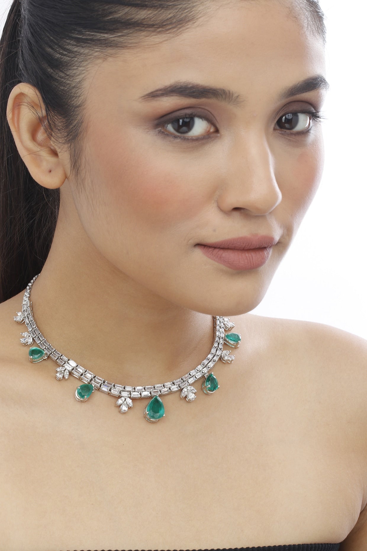 White Finish Swarovski Stone & Emerald Green Crystal Necklace In Sterling Silver