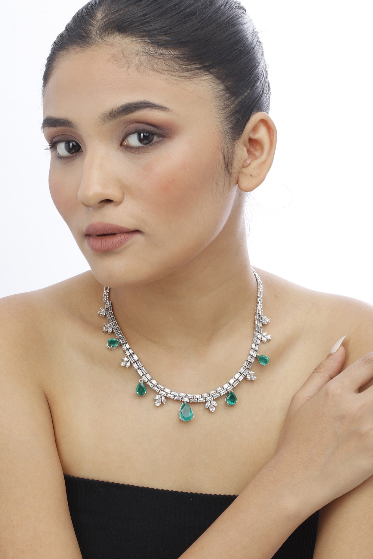 White Finish Swarovski Stone & Emerald Green Crystal Necklace In Sterling Silver