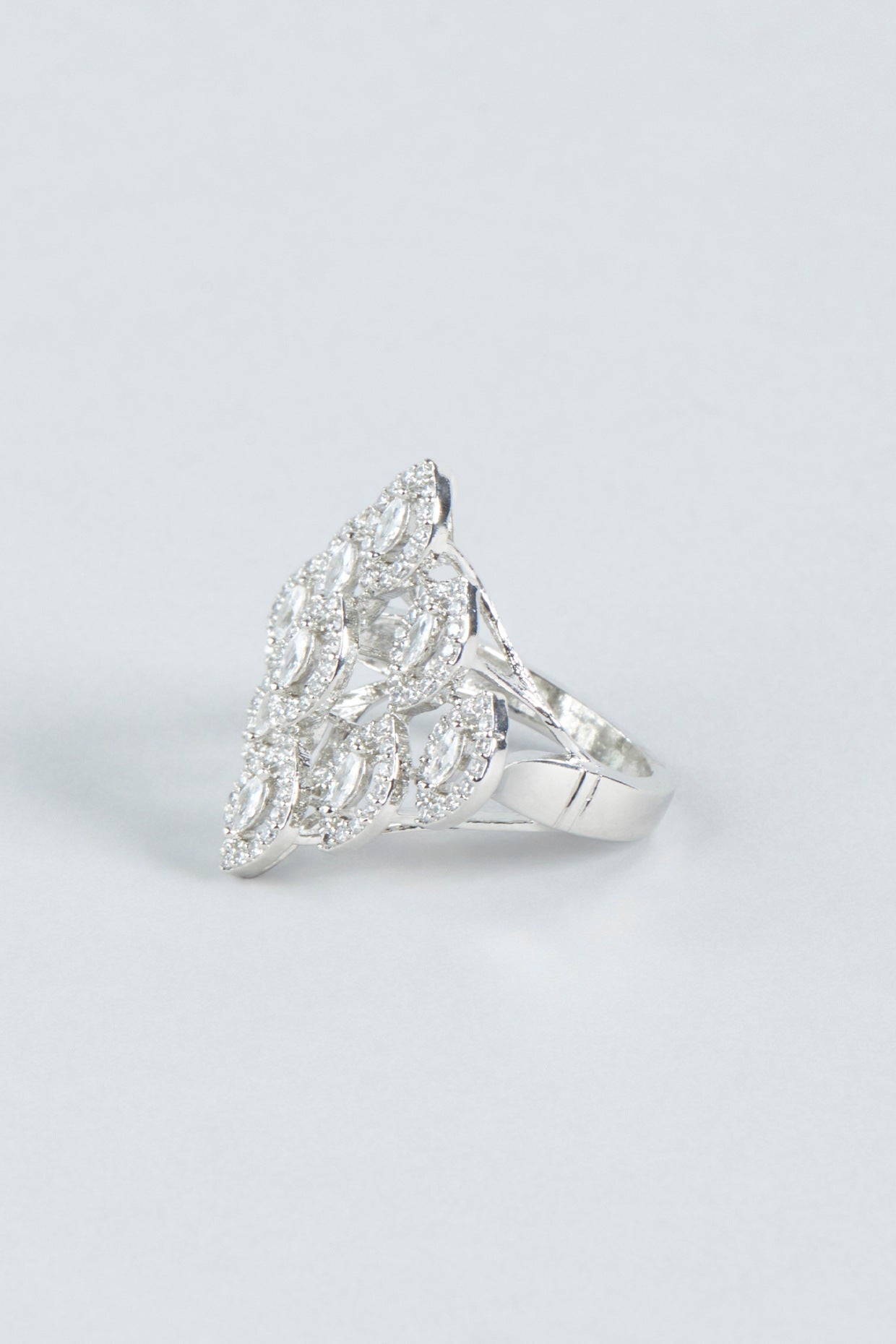 White Finish Zircon Ring