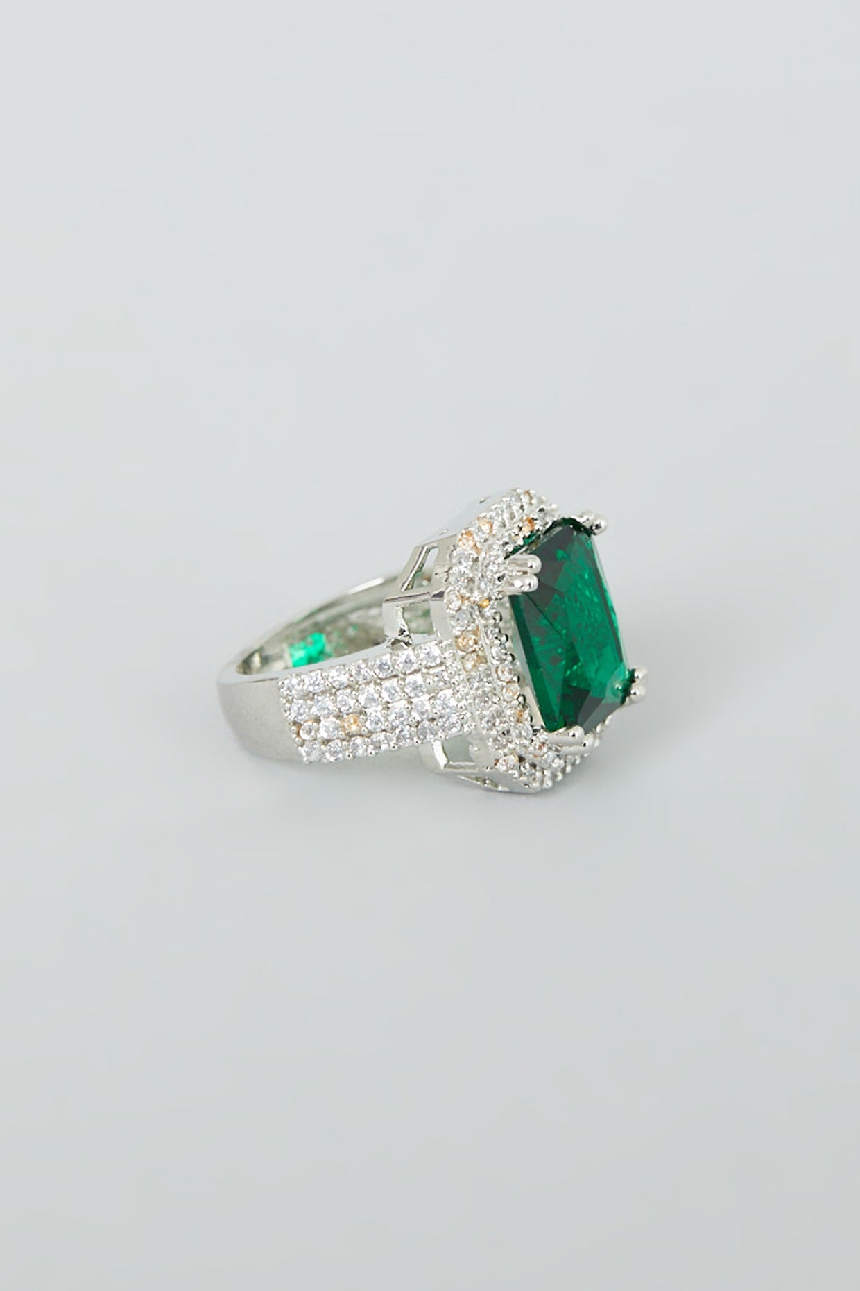 White Finish Emerald Synthetic Stone & Zircon Ring