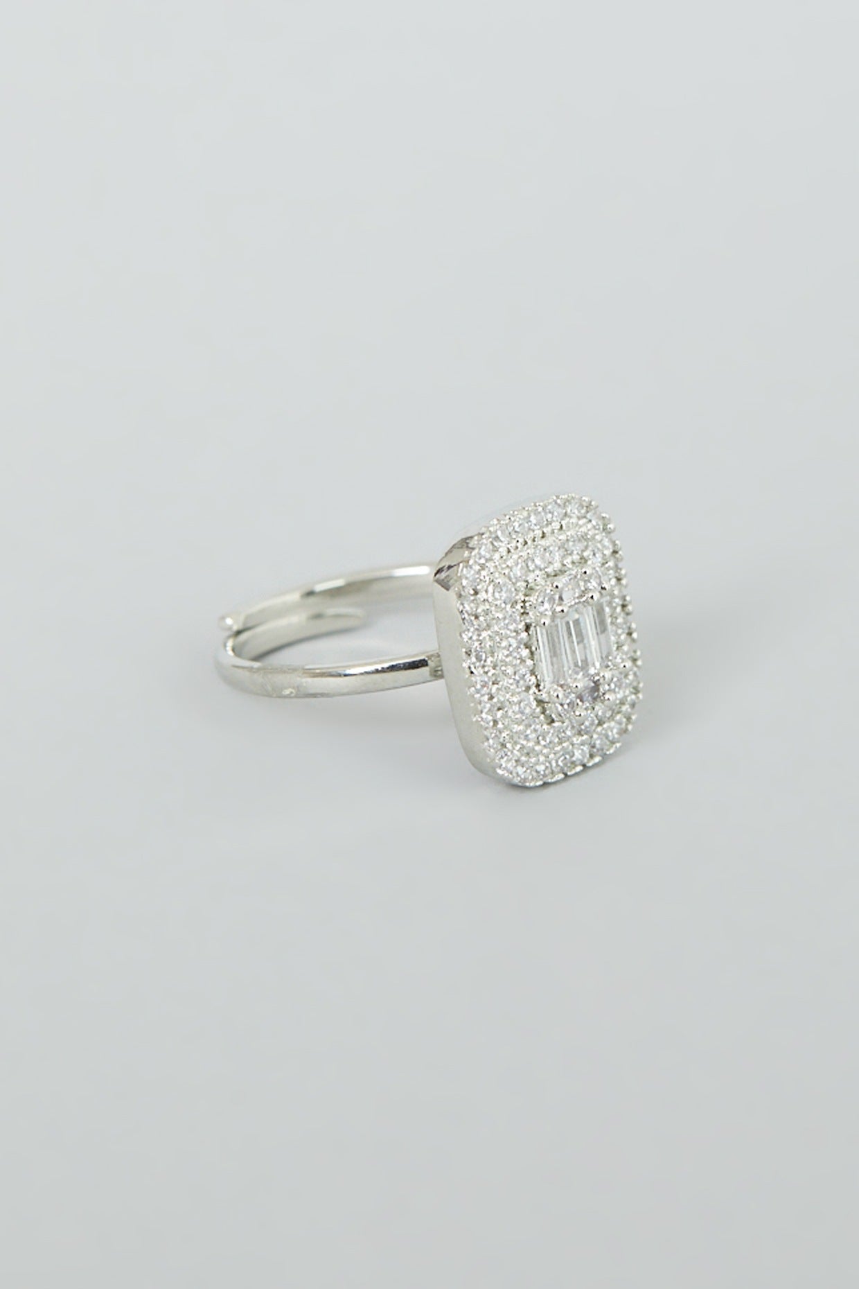 White Finish Zircon Ring