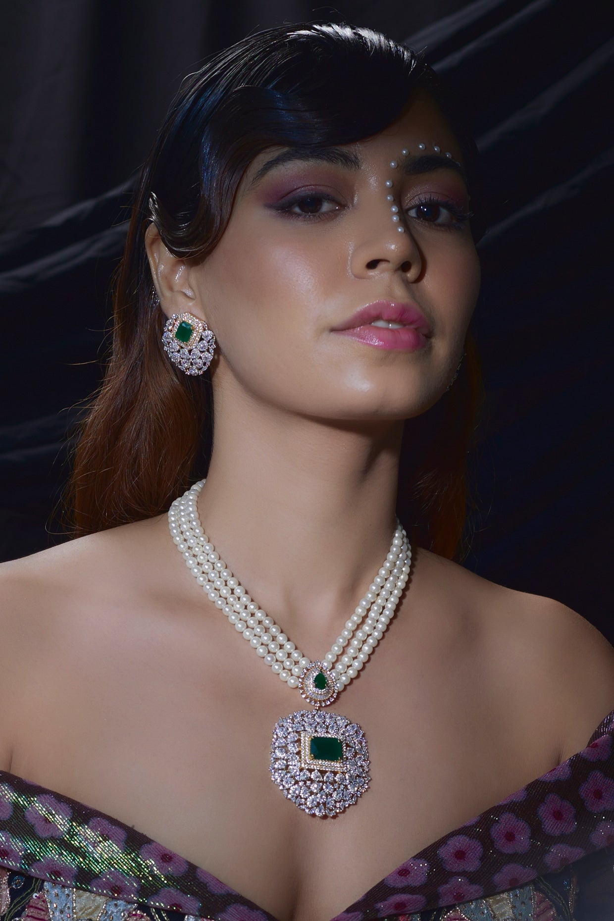 Gold Finish Zircon & Synthetic Emerald Necklace Set