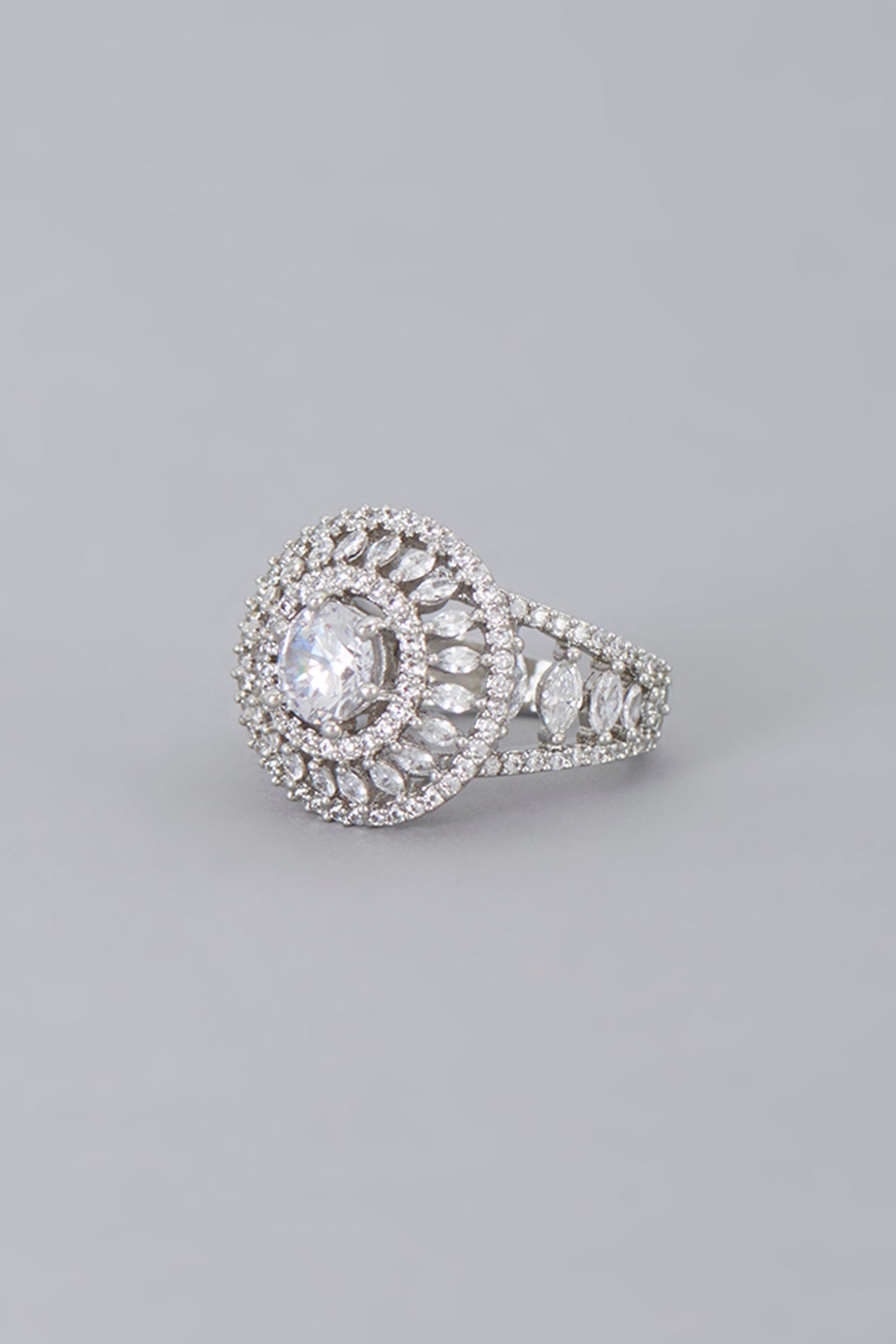 White Finish Zircon Ring