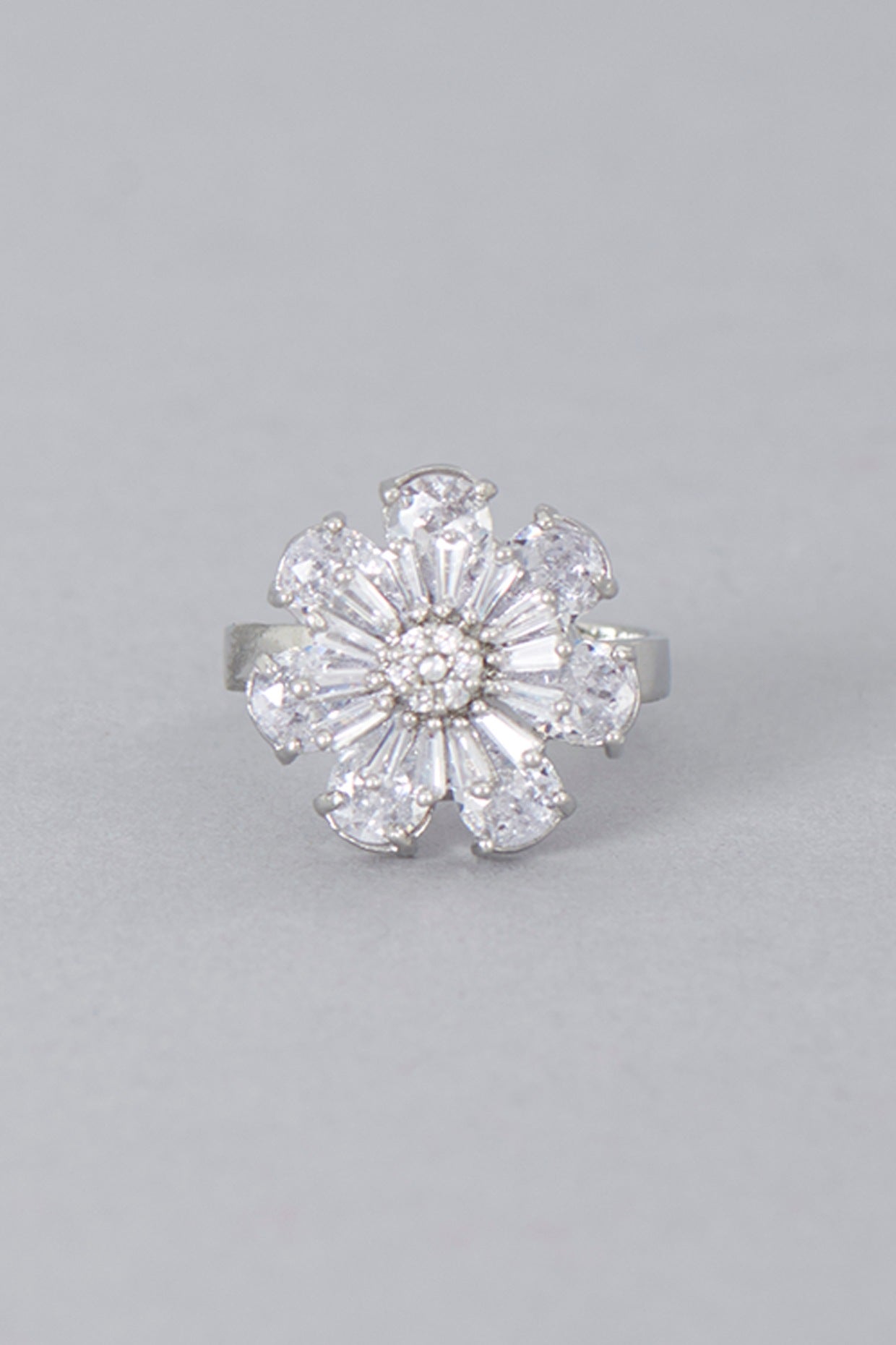 White Finish Zircon Ring