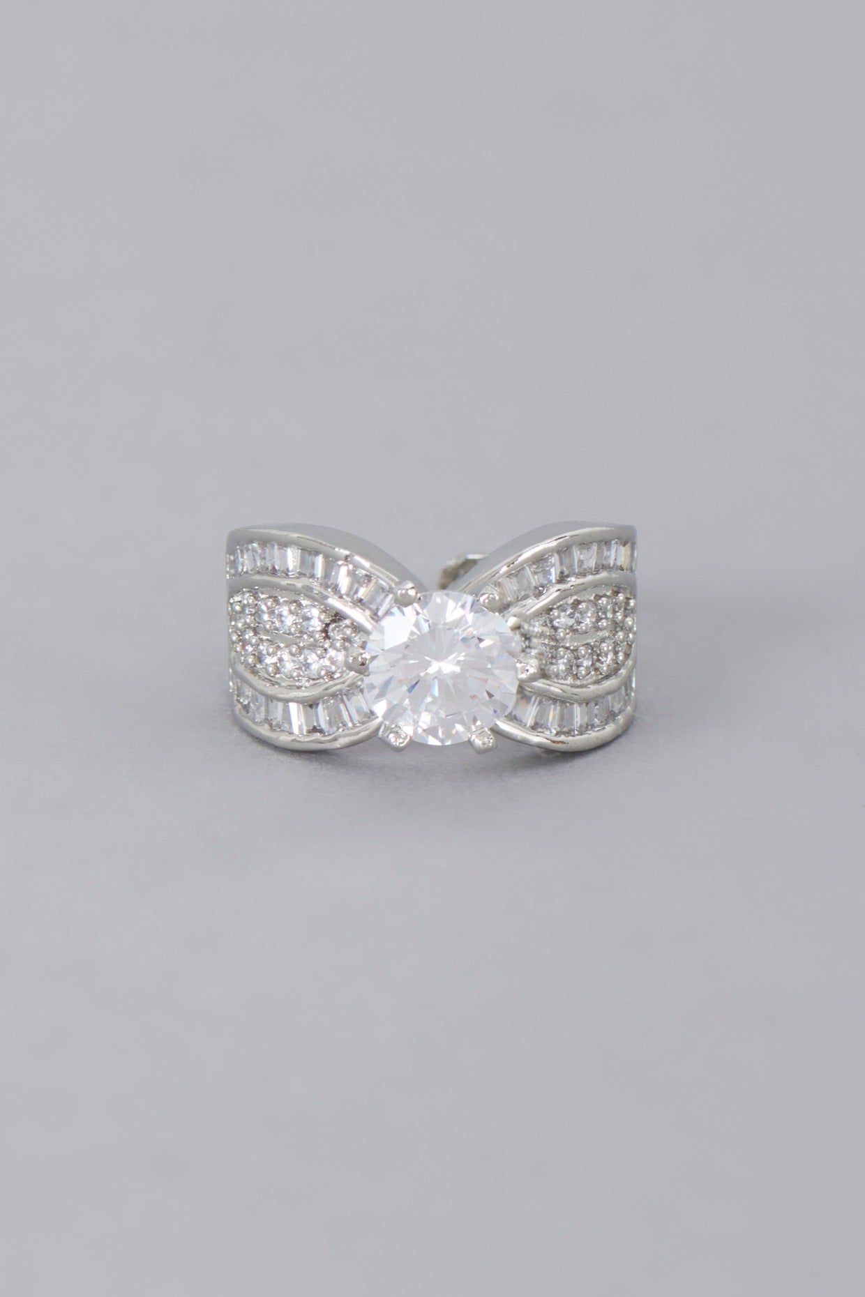 White Finish Zircon Ring