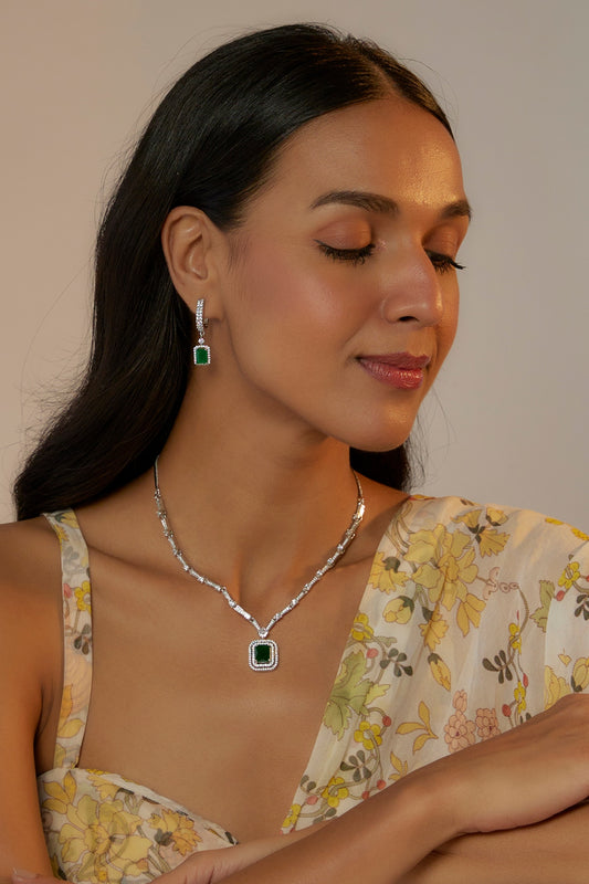 White Finish Zircon & Emerald Necklace Set