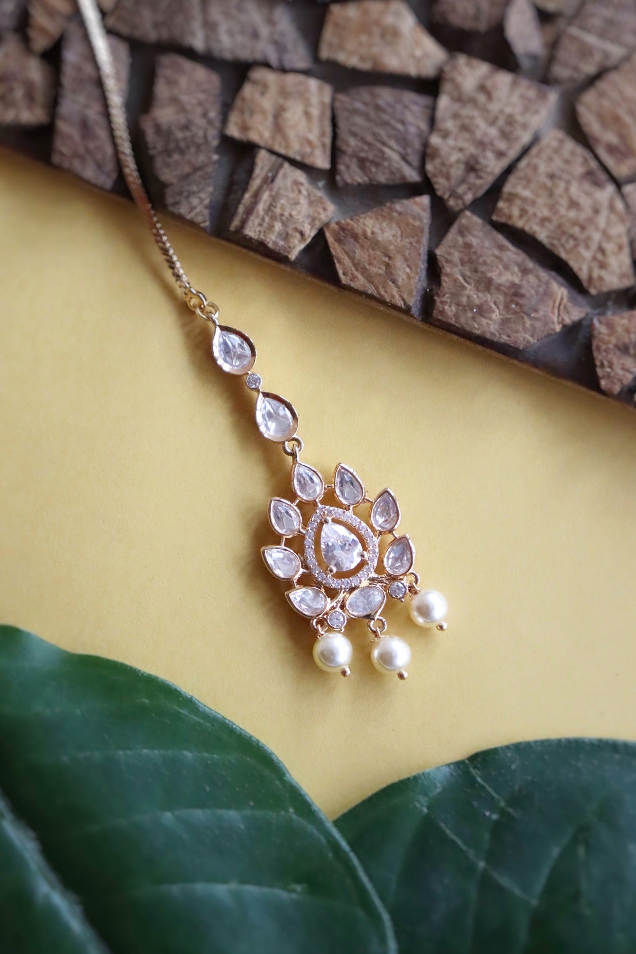 Gold Finish Kundan Polki Mangtikka