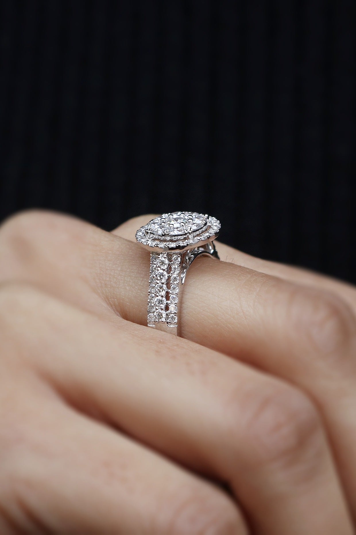 18kt White Gold Lab Grown Diamond Ring