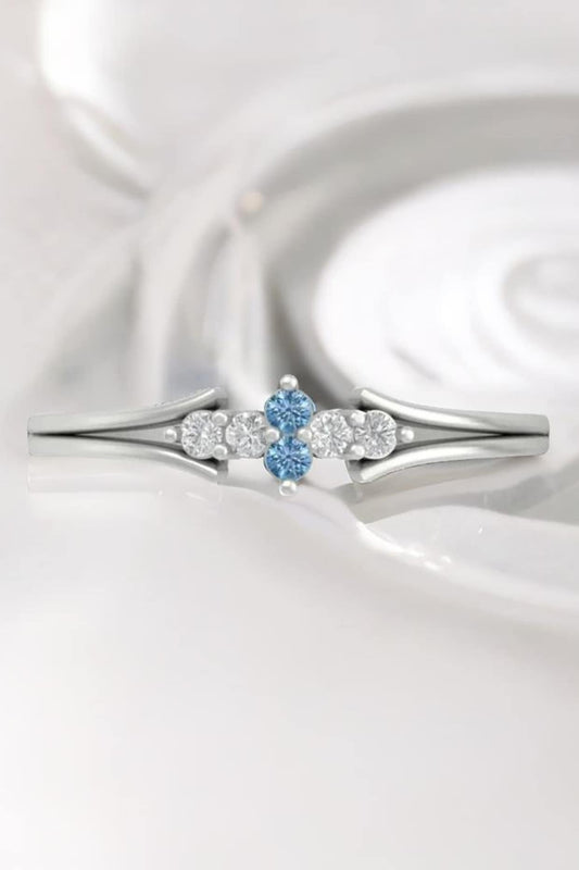 14Kt White Gold Ring With Kin Lab Grown Diamonds