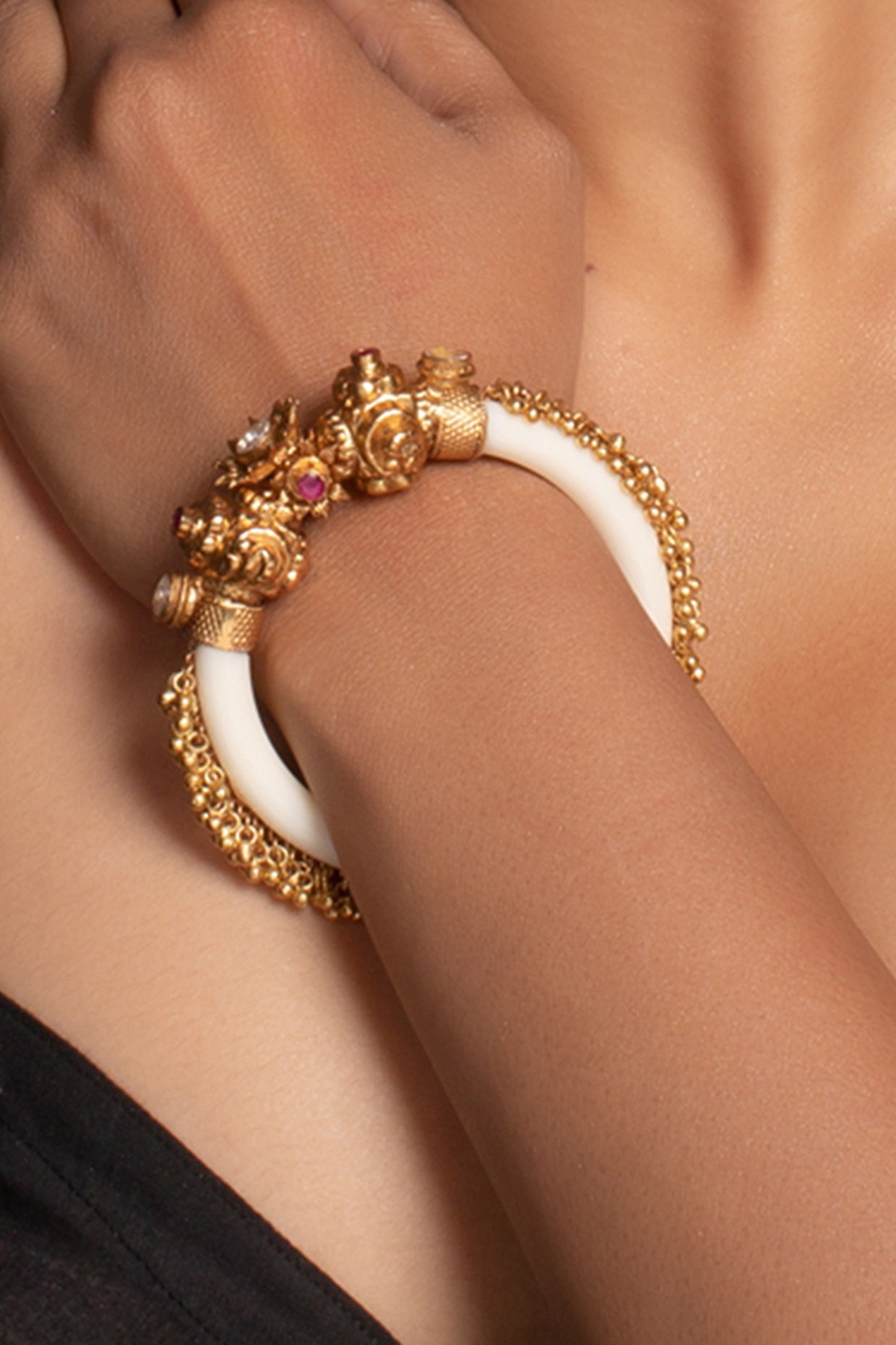 Gold Finish Kundan Polki Bangle