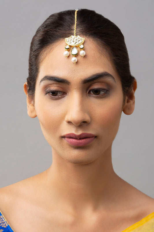 Gold Finish Maang Tikka With Shell Pearls