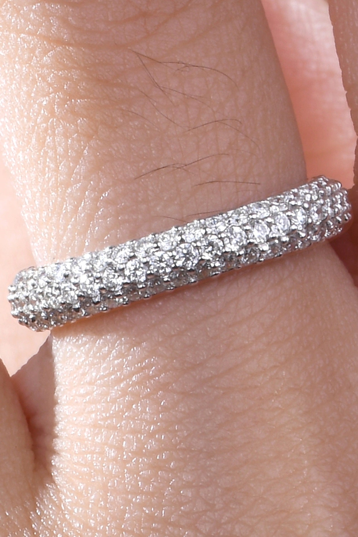 18 Kt White Gold Diamond Stackable Ring