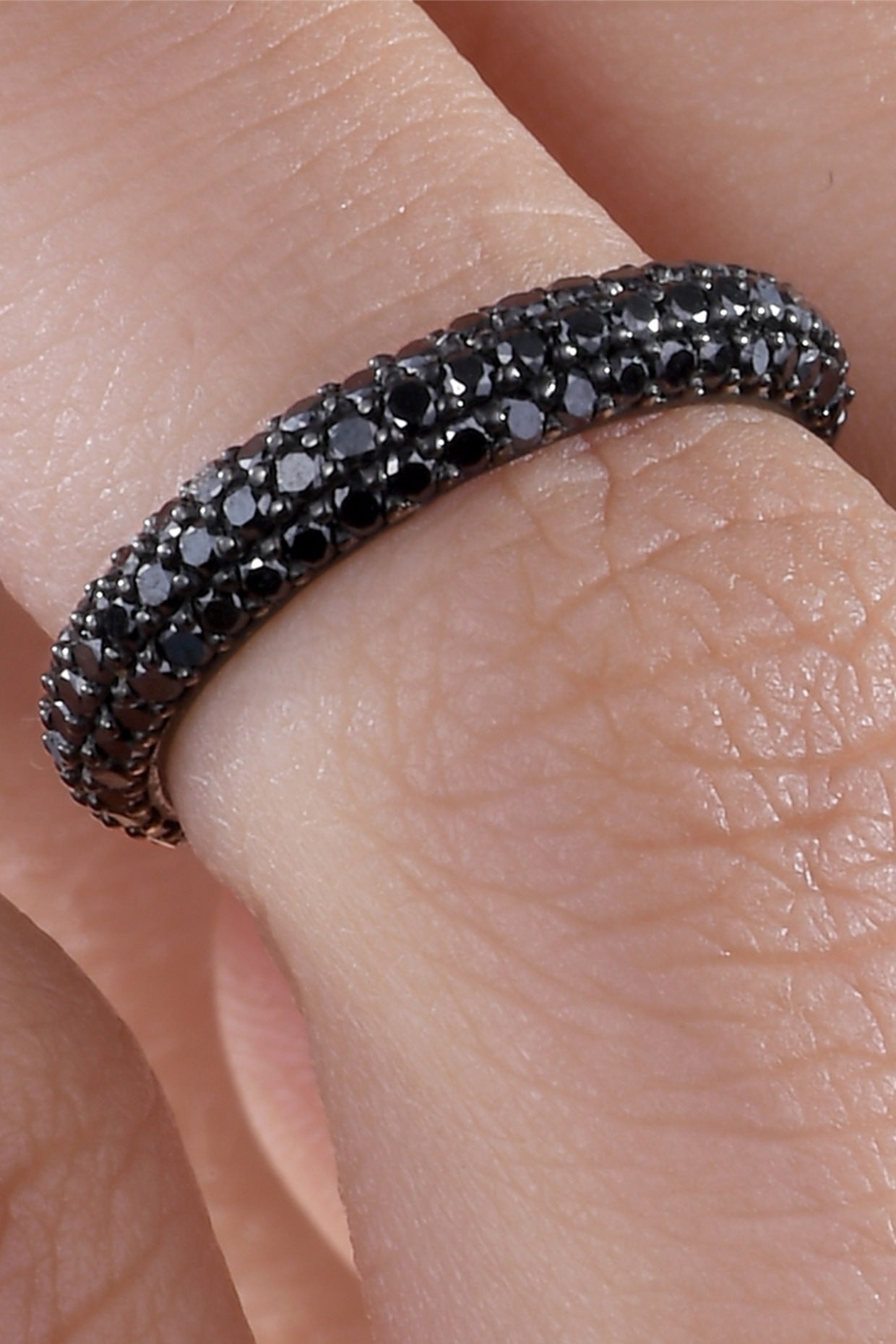 18 Kt Black Gold Diamond Stackable Midi Ring