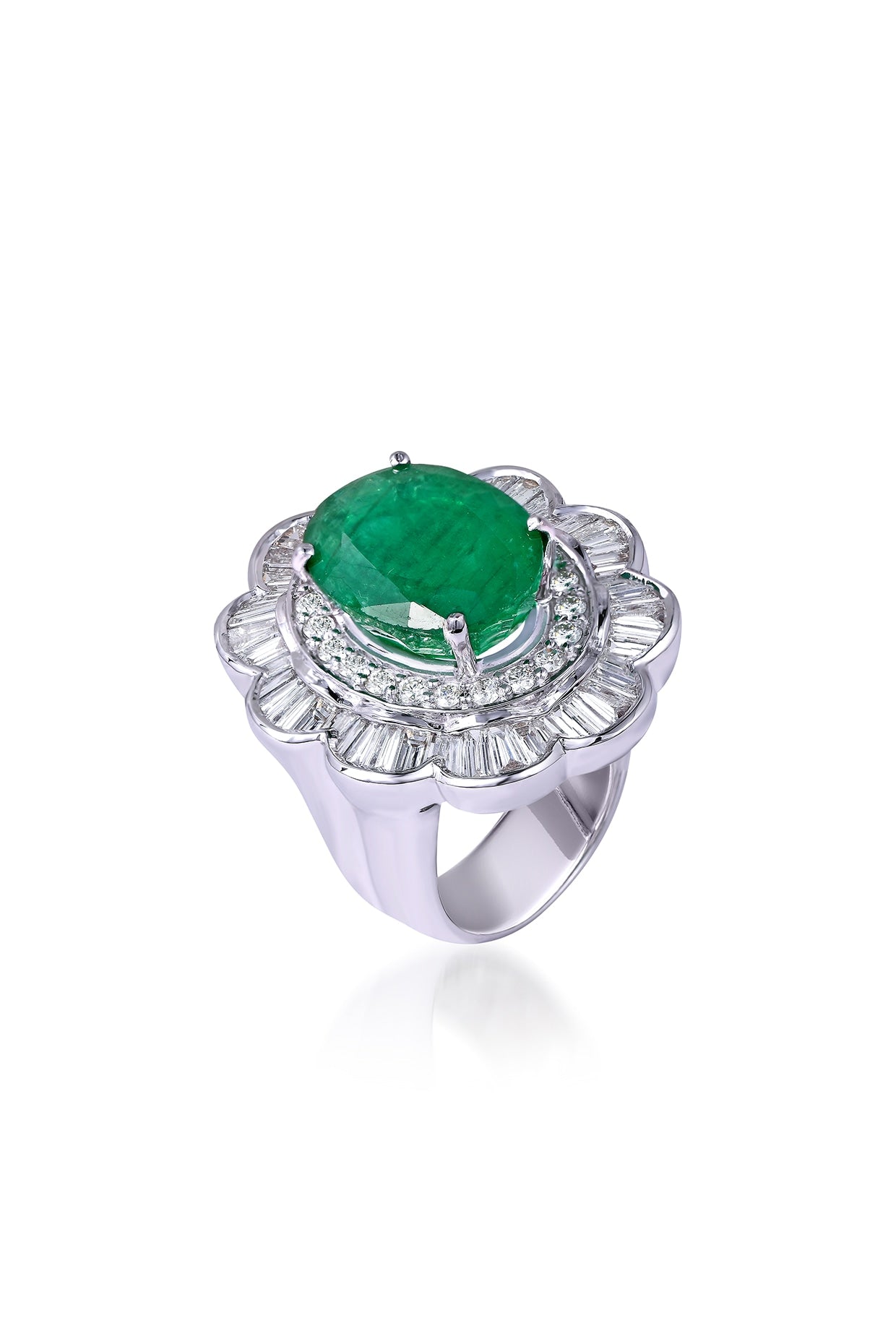 18 Kt White Gold Emerald & Diamond Cocktail Ring