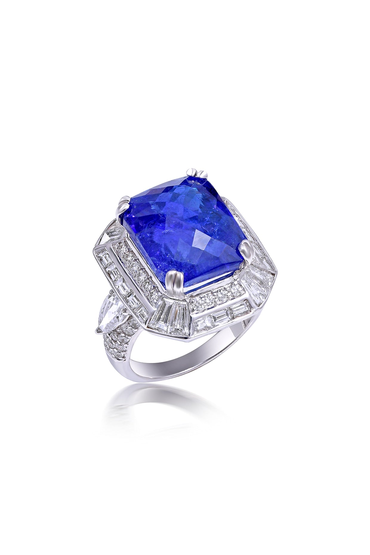 18 Kt White Gold Tanzanite & Diamond Cocktail Ring