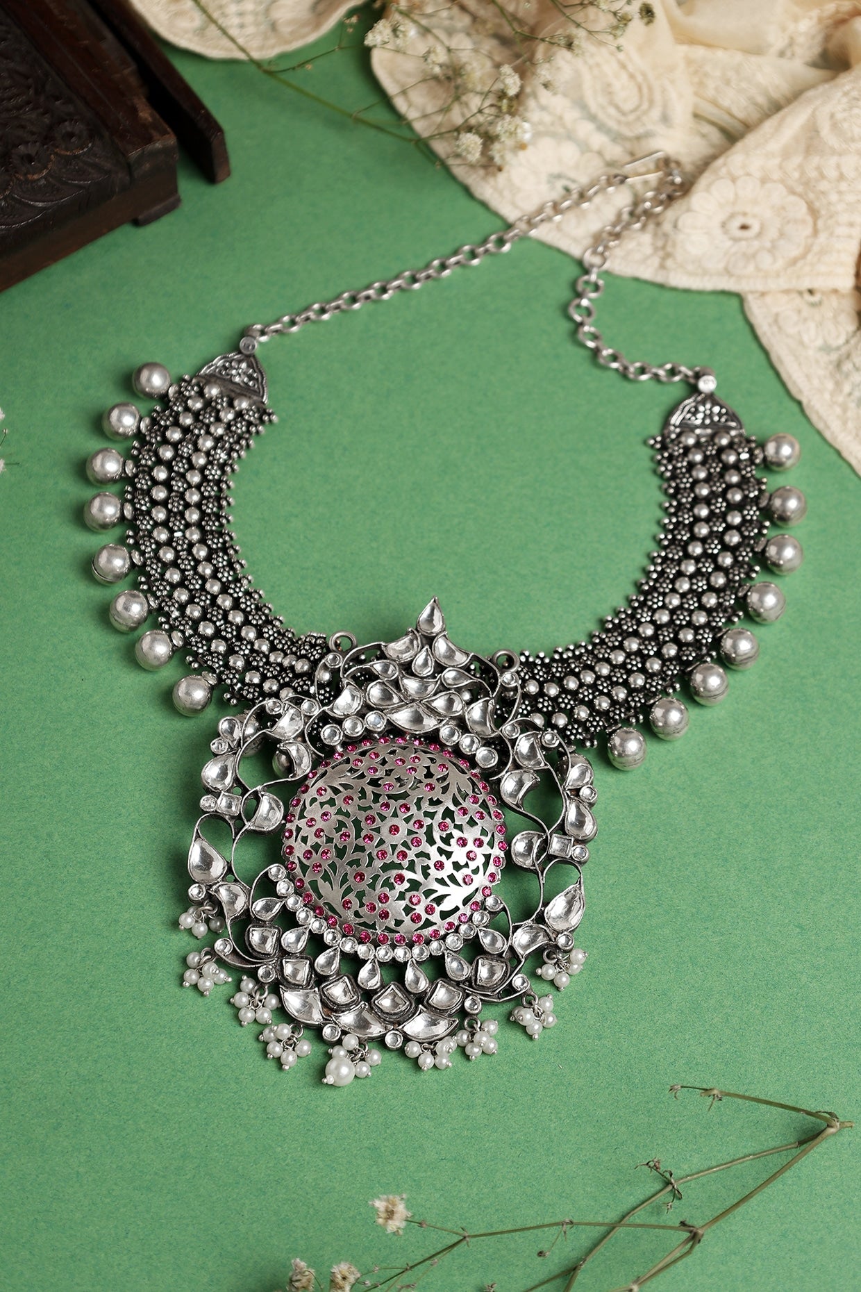 White Finish Kundan Polki Necklace In Sterling Silver