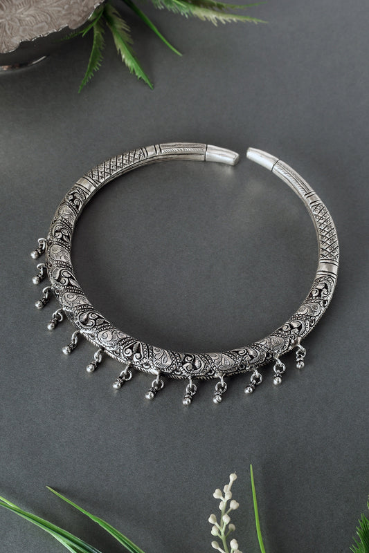 White Finish Temple Chitai Ghungroo Hasli Necklace In Sterling Silver