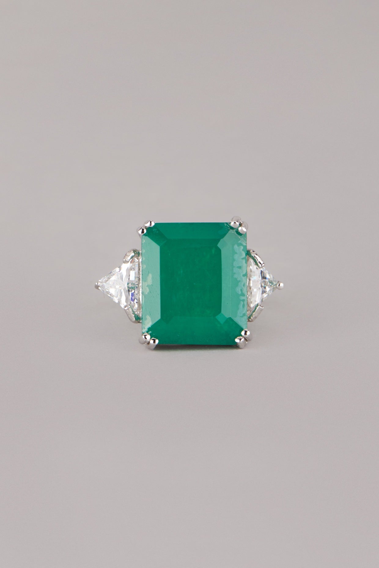 White Finish Green Semi Precious Stone Ring In Sterling Silver