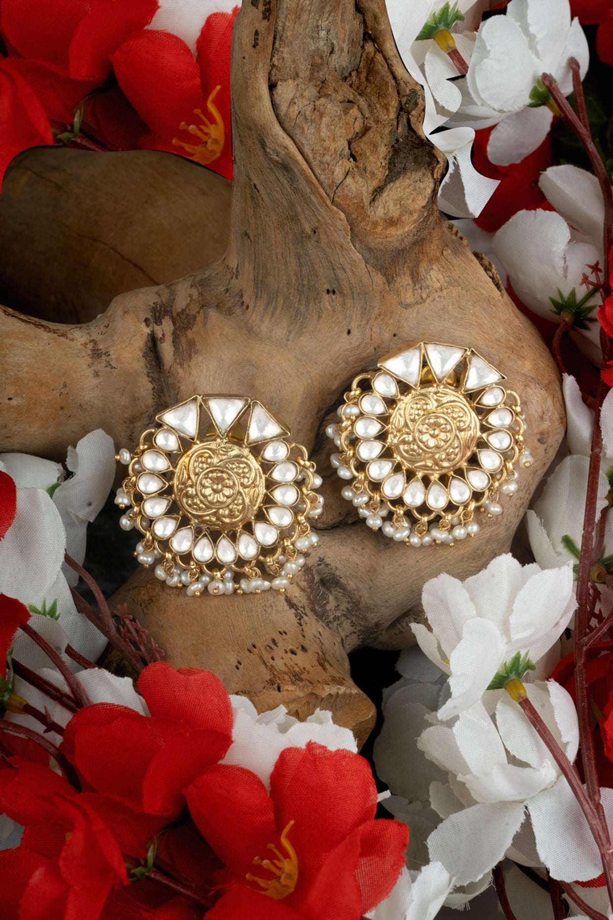 Gold Finish Kundan Floral Stud Earrings In 92.5 Sterling Silver