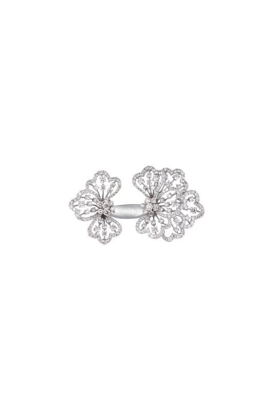 18kt White gold flexible petal flower diamond ring