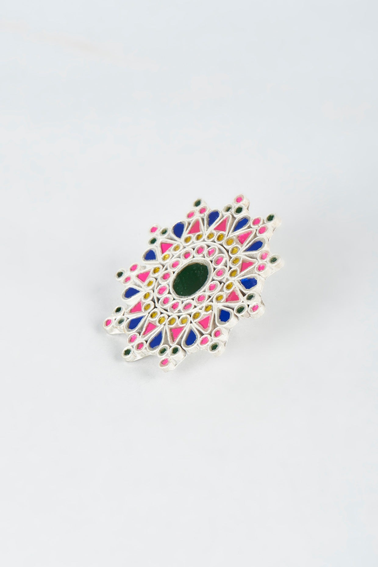 White Finish Ring With Glass Kundan