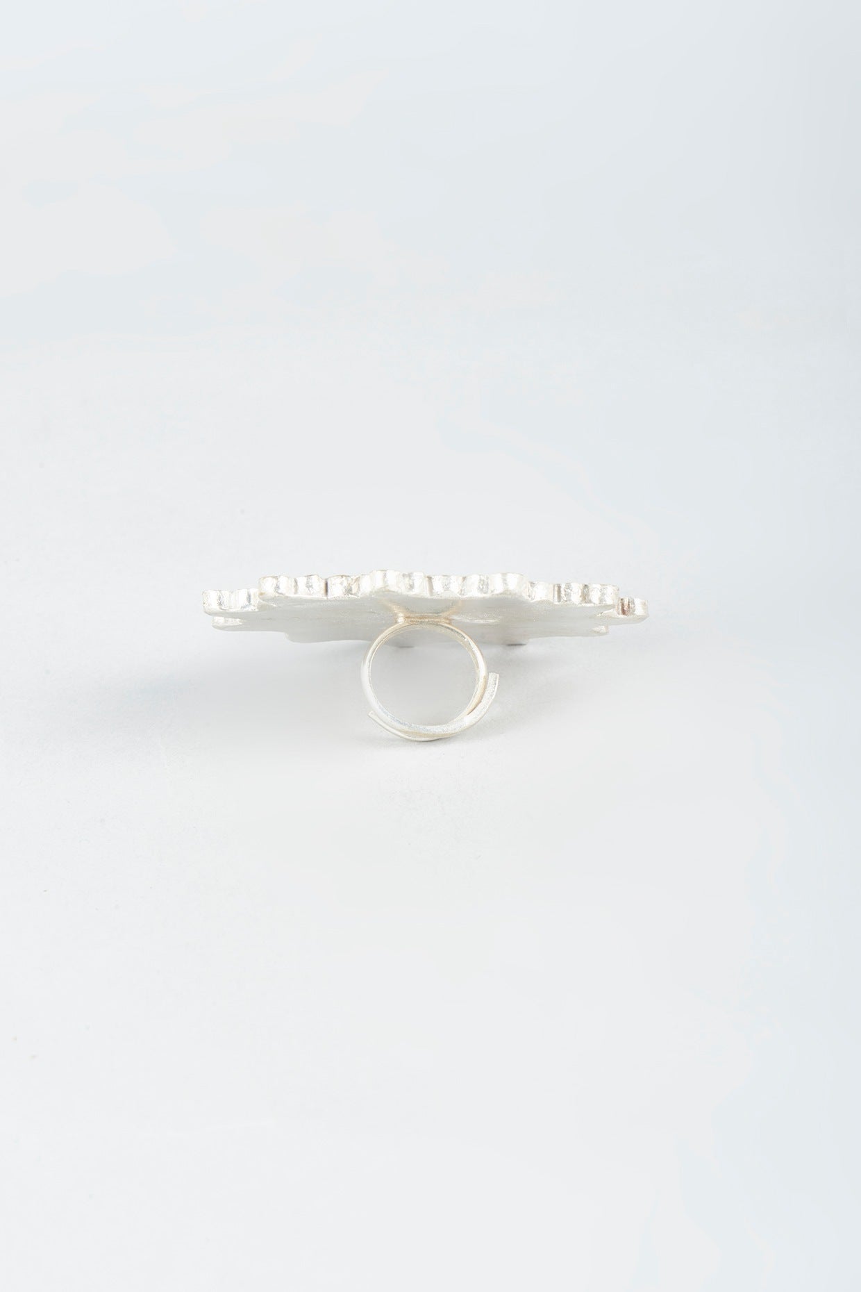 White Finish Ring With Glass Kundan